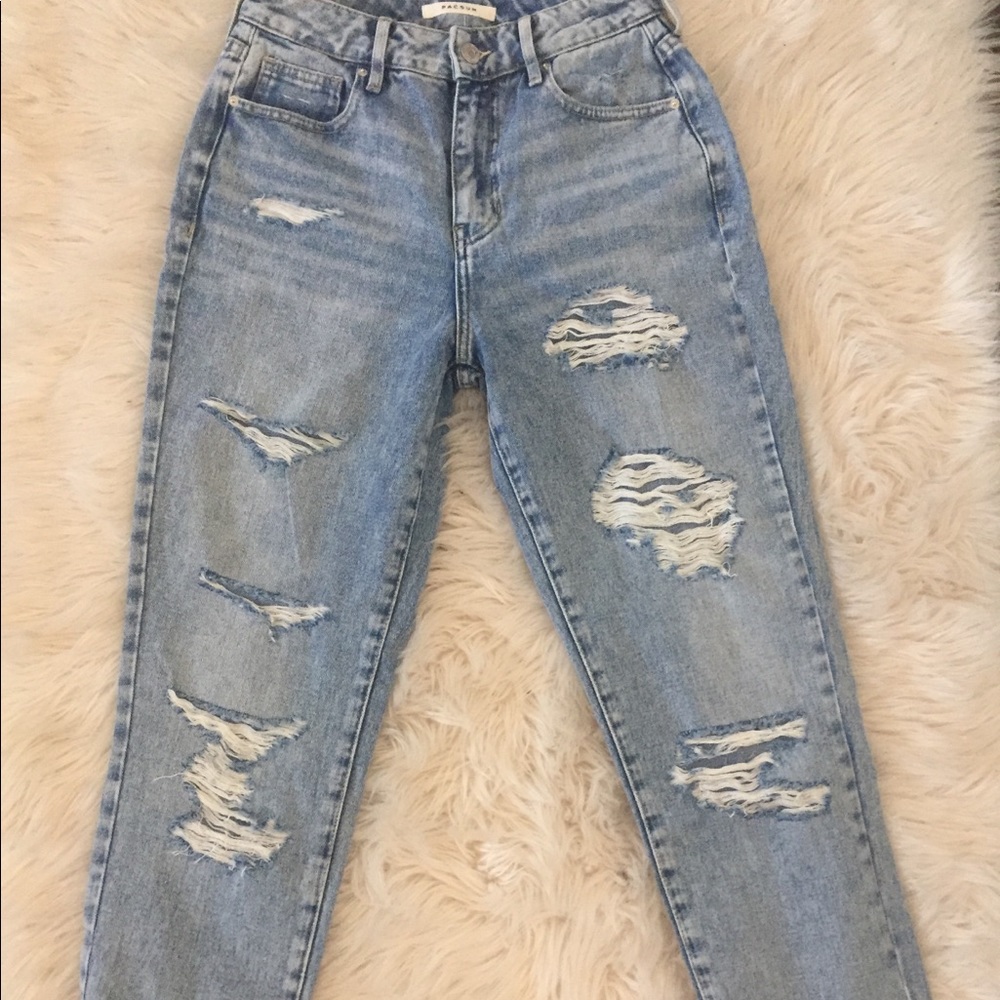 NWT Pacsun Ripped Light Blue Mom Jeans